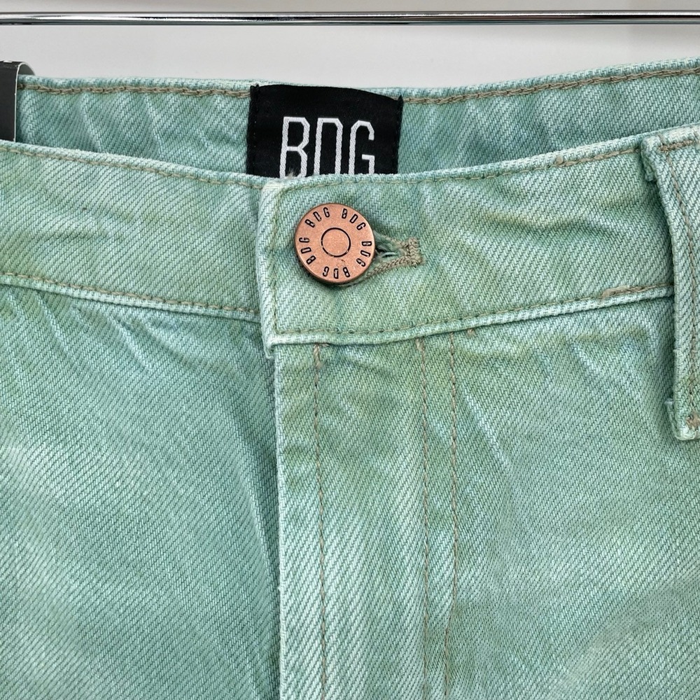BDG Urban Outfitters Girlfriend High Rise Denim Cutoff Shorts Size 29 NEW - Picture 3 of 5